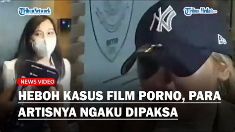 Porno di Indonesia / Porn in Indonesian .